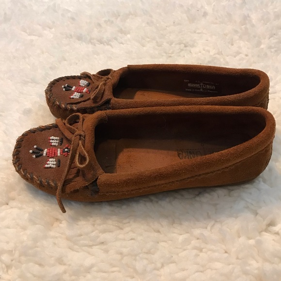 Minnetonka Shoes - Minnetonka Thunderbird II beaded moccasin